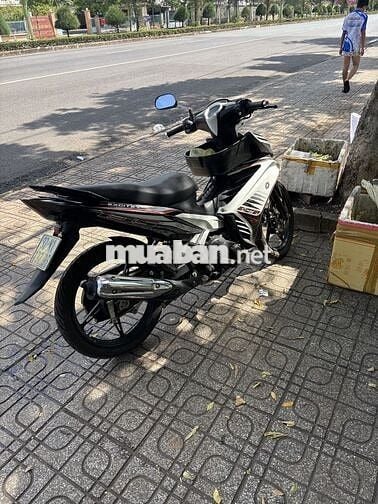 Yamaha Exciter 135 Trắng đen pô Êm