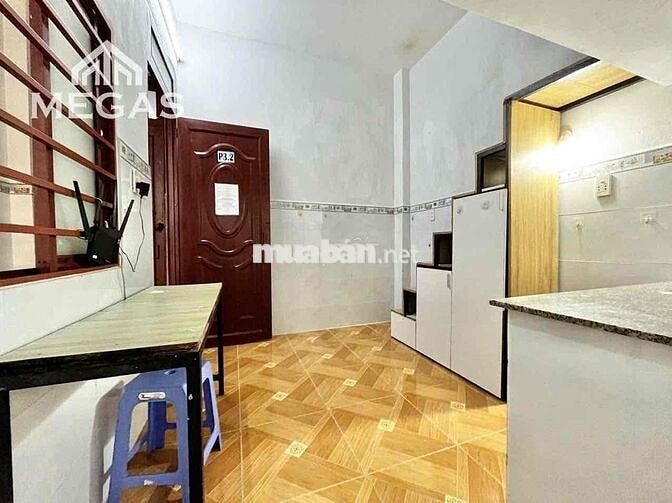 DUPLEX CẦU THANG TÍCH HỘP TỦ SẴN MÁY LẠNH GẦN ĐH VĂN HIẾN CHO SV 2k8