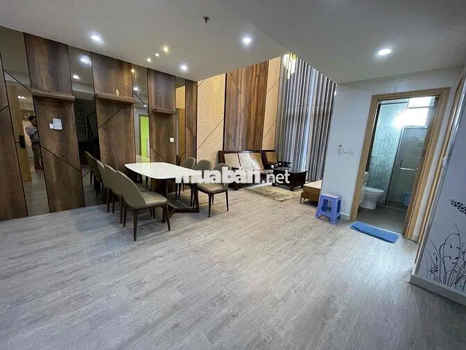 Cho thuê căn hộ diện tích lớn 3pn 3wc khu Emerlad - Celadon city