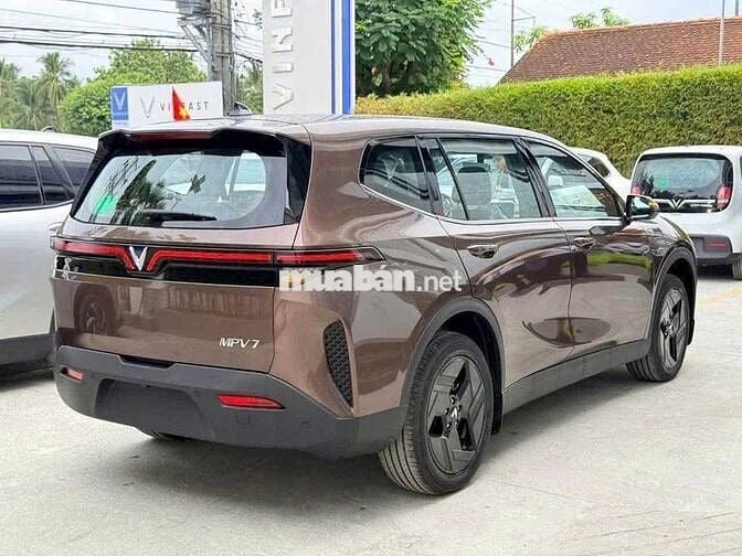 VinFast MPV7 SẴN XE RẤT NHIỀU ! GIÁ TỐT