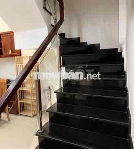 Cho thuê nhà 4 tầng gần ĐH Ngân Hàng,p.Linh Trung full NT HXH giá 15tr