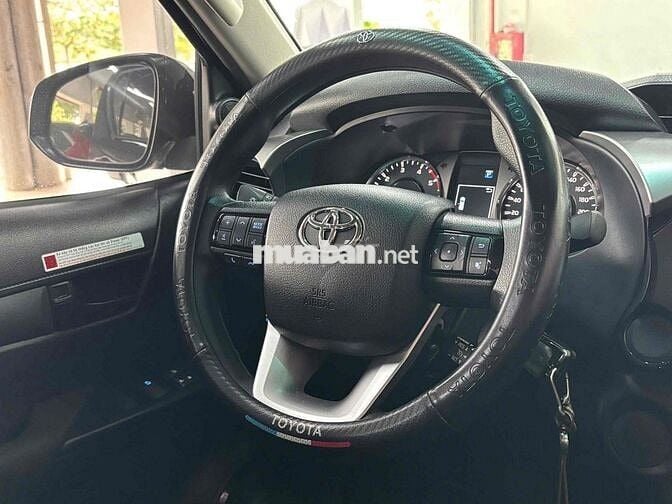 Bán Hilux 2.4G tự động 1 cầu 2024 - Giá còn giảm