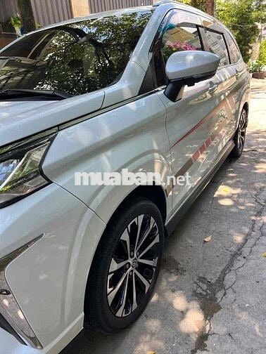 Toyota Veloz Cross Bản Top 2022 Trắng 7 chỗ