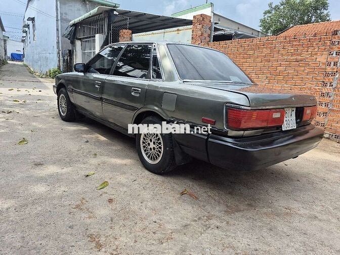 Toyota Camry 1988 Số sàn mâm vỏ mới .đ kiểm mới