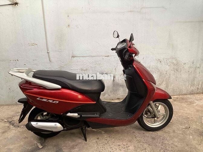 Honda Lead nhật nữ đi