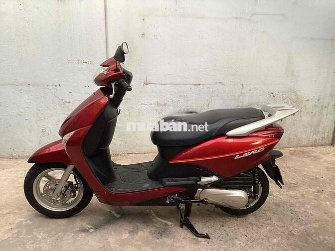 Honda Lead nhật nữ đi