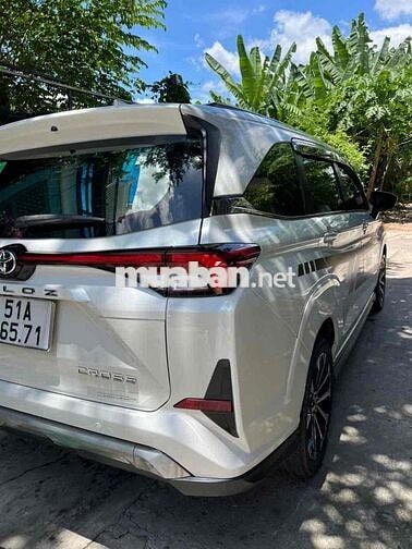 Toyota Veloz Cross Bản Top 2022 Trắng 7 chỗ
