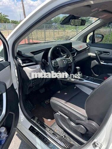Toyota Veloz Cross Bản Top 2022 Trắng 7 chỗ