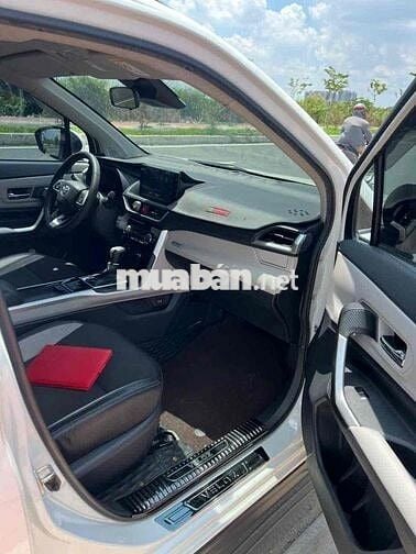 Toyota Veloz Cross Bản Top 2022 Trắng 7 chỗ