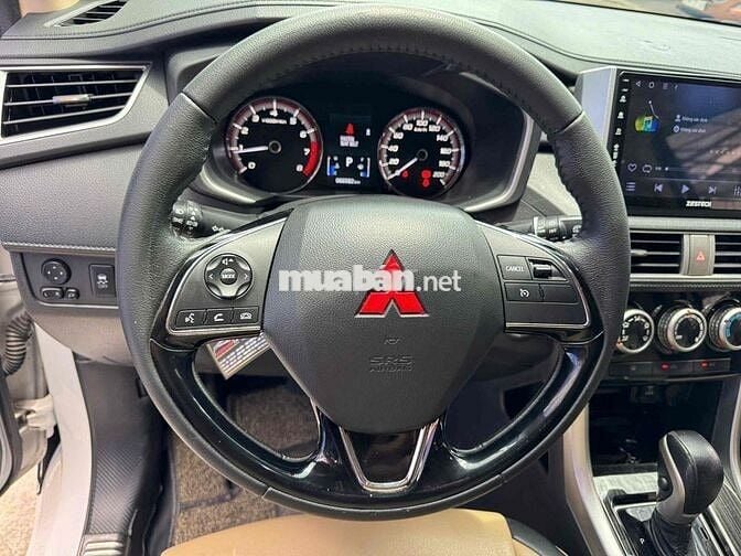 Mitsubishi Xpander AT 2020 Trắng full đồ chơi