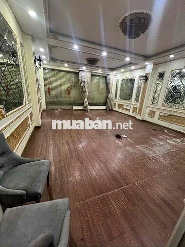 TOÀ NHÀ 6 x 18, 5 LẦU NGAY BECAMEX TOWER