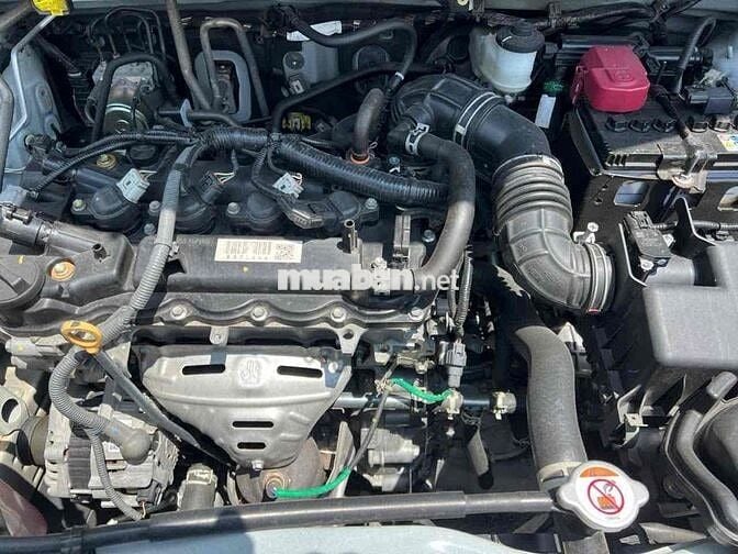 Toyota Veloz Cross Bản Top 2022 Trắng 7 chỗ