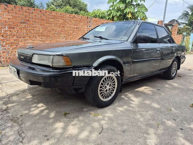 Toyota Camry 1988 Số sàn mâm vỏ mới .đ kiểm mới