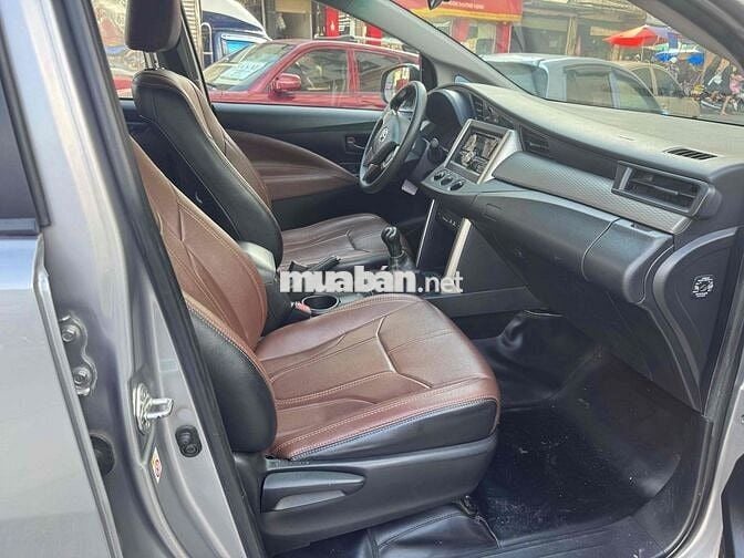 Toyota Innova E 2019 một chủ mua mới bảo dưỡng hãn