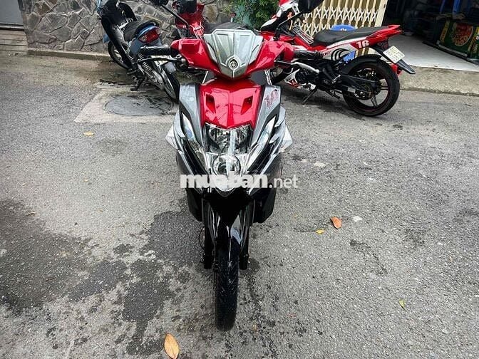 Xe tay ga Yamaha Luvias Đỏ, Đen