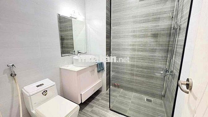 CHO THUÊ CĂN HỘ BAN CÔNG 45m2 GIÁP QUẬN 1. FULL TIỆN NGHI-GIẢM 500k/Th