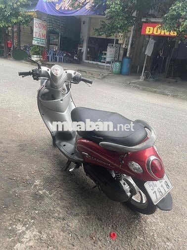 Yamaha Classico Đỏ bạc Cả nam và nữ