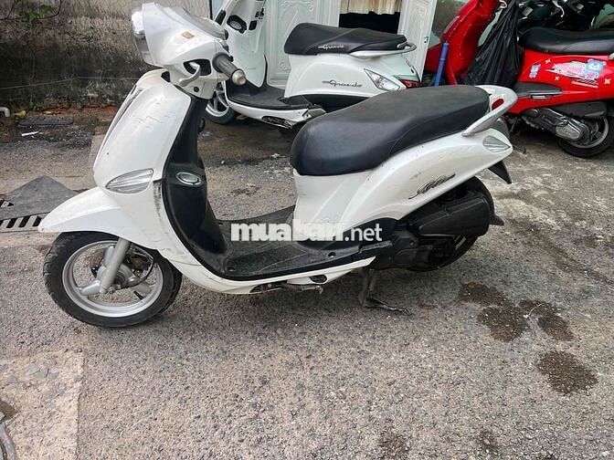 Yamaha Grande Trắng