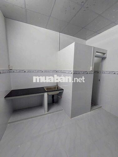 cho thuê nhà đường Phạm Hùng C1 DT.3m5×5m5 } 1 lầu 1 phòng 2 toilet .
