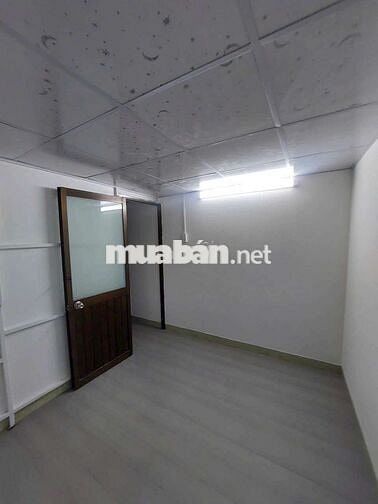 cho thuê nhà đường Phạm Hùng C1 DT.3m5×5m5 } 1 lầu 1 phòng 2 toilet .