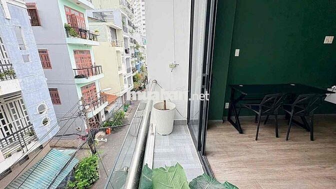 CHO THUÊ CĂN HỘ BAN CÔNG 45m2 GIÁP QUẬN 1. FULL TIỆN NGHI-GIẢM 500k/Th