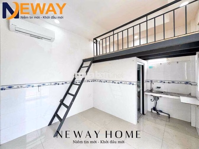 BAN CÔNG - ĐỐI DIỆN ĐH CÔNG THƯƠNG - GIÁ RẺ - SẴN MÁY LẠNH - RỘNG 30m2