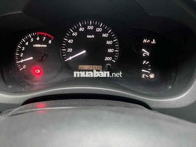 Toyota Innova E 2013 Bạc 13 vạn km