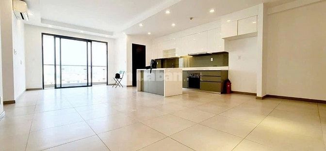 C/c 590 Cách Mạng Tháng 8, Quận 3 - 3PN/2WC/ 95m2 /Nhà trống giá 11 tr