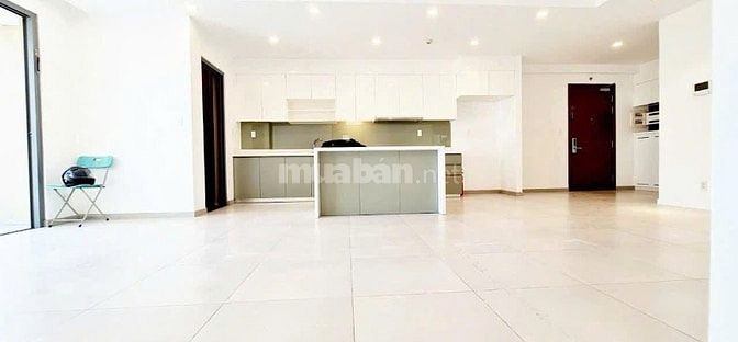 C/c 590 Cách Mạng Tháng 8, Quận 3 - 3PN/2WC/ 95m2 /Nhà trống giá 11 tr