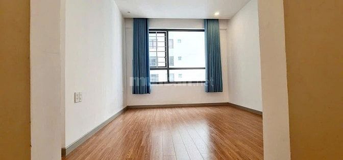 C/c 590 Cách Mạng Tháng 8, Quận 3 - 3PN/2WC/ 95m2 /Nhà trống giá 11 tr