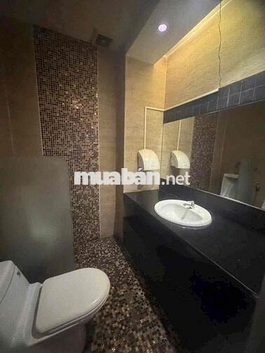 CHO THUÊ NHÀ HÀNG 4 TẦNG (NGANG 14M) KHU BÀN CỜ LÊ ĐẠI HÀNH - GIÁ 85TR