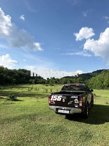 Isuzu Dmax 2.5 AT 4*4 Đen 230.000 km