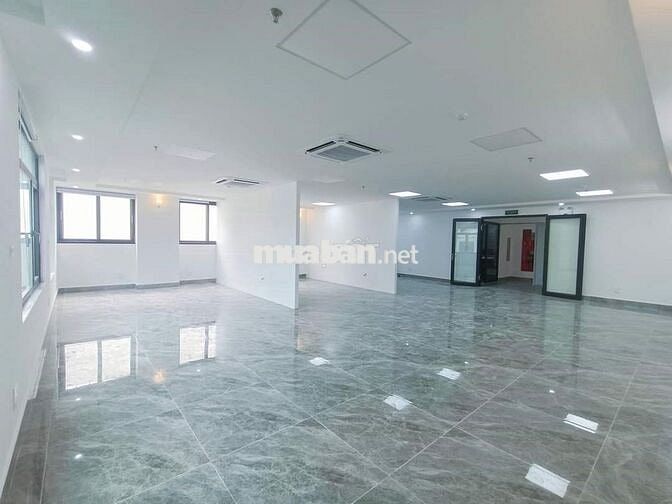 Cho thuê nhà 3.5 tầng  mặt tiền đường Hàm Nghi, vị trí đẹp - ngang 11m