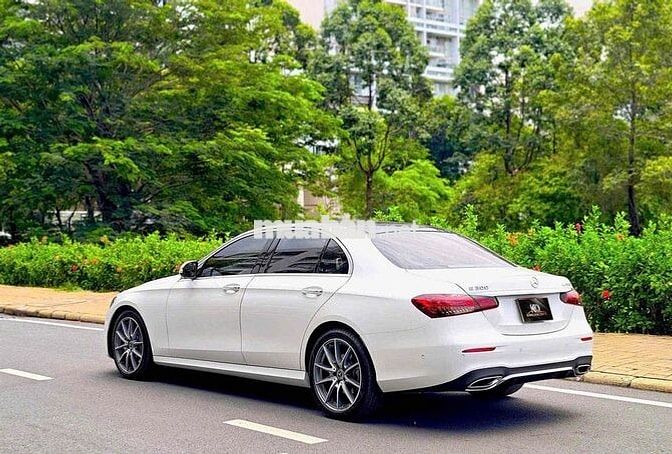 E300 AMG 2022 Trắng/ nt nâu 26.000 mls siêu đẹp