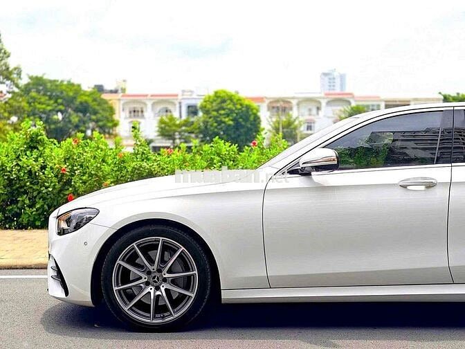 E300 AMG 2022 Trắng/ nt nâu 26.000 mls siêu đẹp