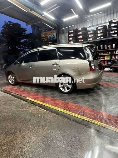 Mitsubishi Grandis 2.4 Vàng cát 2008