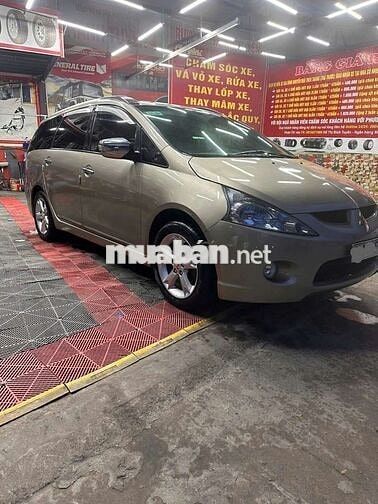Mitsubishi Grandis 2.4 Vàng cát 2008