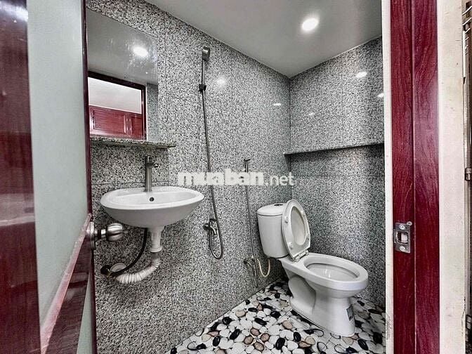 Duplex - cửa sổ trời - gần NTTU - giảm 50% tiền nhà cho tân sinh viên