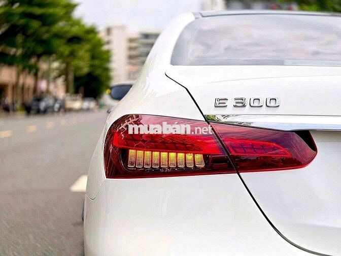 E300 AMG 2022 Trắng/ nt nâu 26.000 mls siêu đẹp