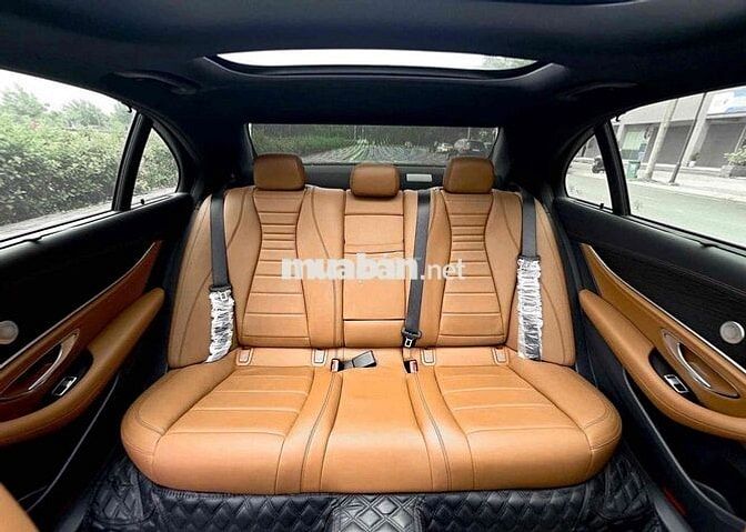 E300 AMG 2022 Trắng/ nt nâu 26.000 mls siêu đẹp