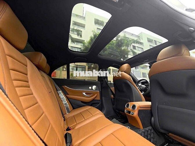 E300 AMG 2022 Trắng/ nt nâu 26.000 mls siêu đẹp