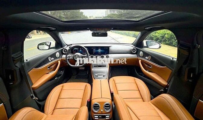 E300 AMG 2022 Trắng/ nt nâu 26.000 mls siêu đẹp