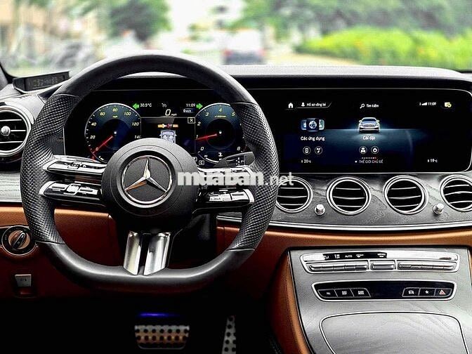 E300 AMG 2022 Trắng/ nt nâu 26.000 mls siêu đẹp