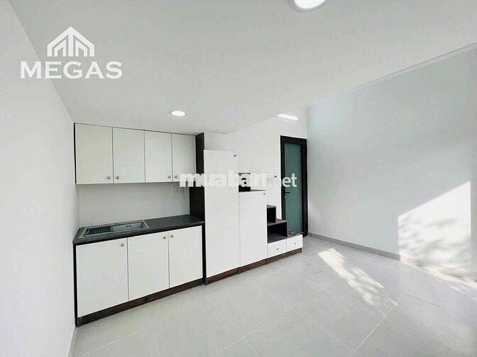 Cho Thuê Phòng Ban Công 40m2 - Full nội thất | Ngay GO Trường Chinh