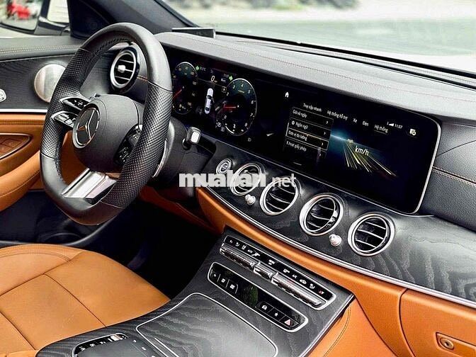 E300 AMG 2022 Trắng/ nt nâu 26.000 mls siêu đẹp