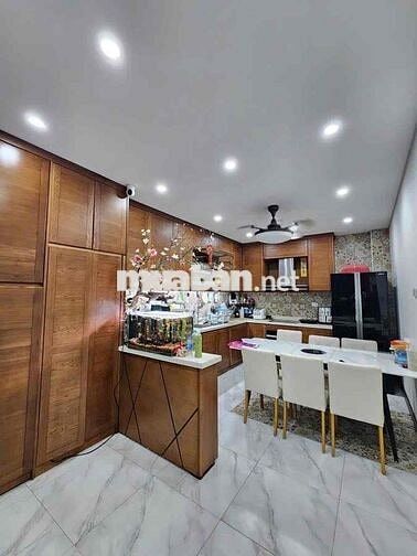 Chính chủ gửi bán căn Nhà Đội Cấn 45m 5 tầng -Oto vf3 đỗ