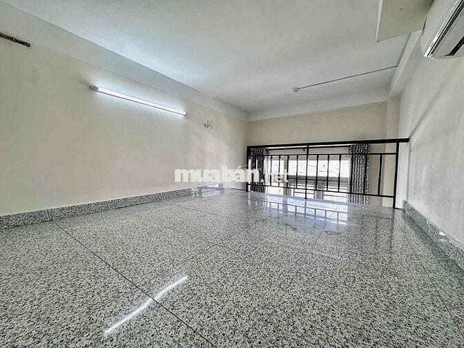 Duplex - cửa sổ trời - gần NTTU - giảm 50% tiền nhà cho tân sinh viên