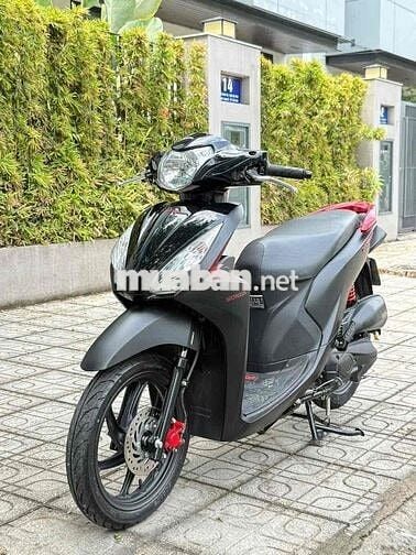 VISON 2018( nậu xớ đưa trước e 10trieu nhận xe ạ)