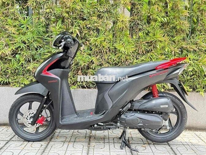 VISON 2018( nậu xớ đưa trước e 10trieu nhận xe ạ)