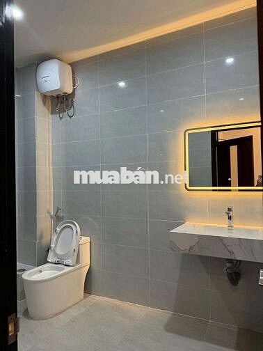 Cho thuê nhà 5 Tầng MT đường HẢI HỒ -Hải Châu. có 5PN giá 27tr/tháng